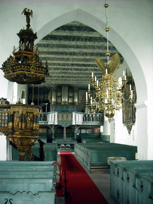 Kirchenraum der Matthus Kirche in Rodenkirchen