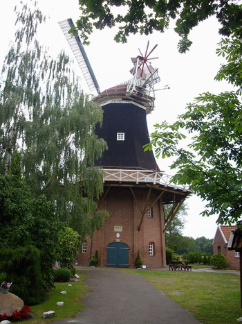 Windmhle in Rhaude, Gemeinde Rhauderfehn, Ostfriesland.