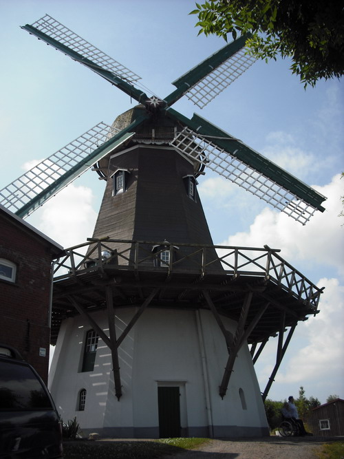 Die Windmühle in Larrelt.