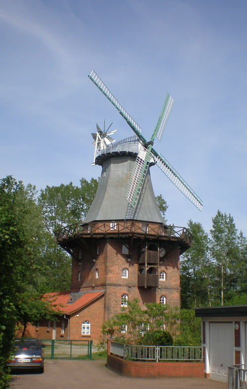 Die Galerieholländer Windmühle in Stade